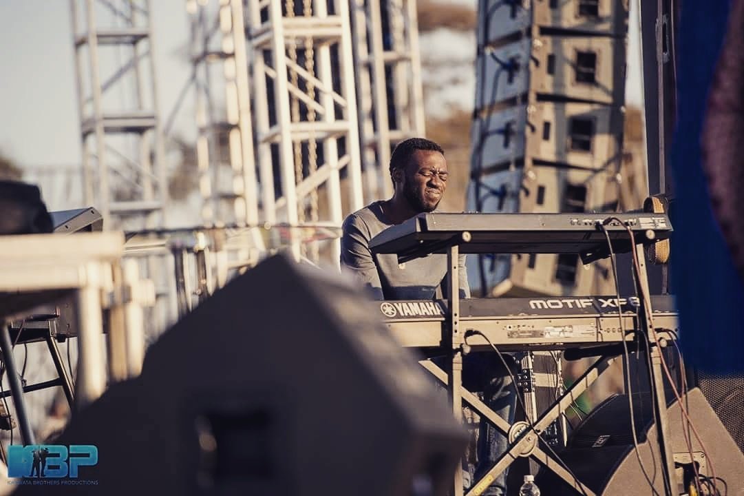 Sam_Nyambe's tweet photo. Your Talent is God's gift to you, what you do with it is your gift to God. #PassionDrivenPurpose
#Musician
#KeyboardPlayer
#crazyfisHKeys https://t.co/eejGkgeIUV