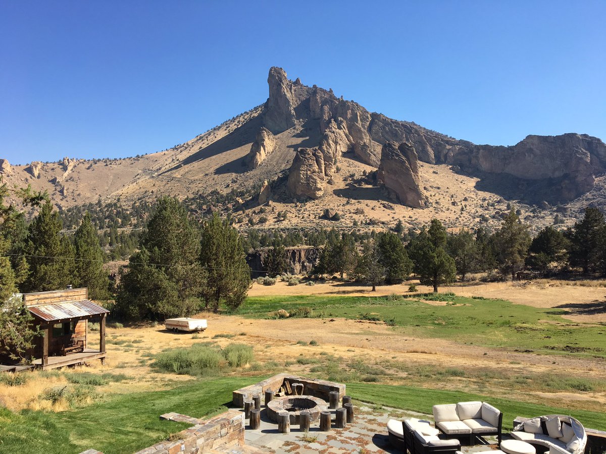 Our view for #eclipse2017 , near Smith Rock State Park. Smoke from the Milli fire to the south, but not here. <a href="/KGWNews/">KGW News</a>