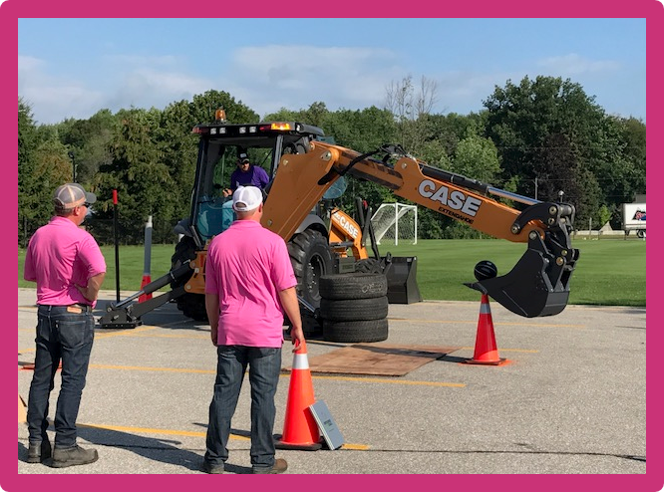 Who knew that #buckets could be so #gentle?

#SkilledOperators    #DigSafe