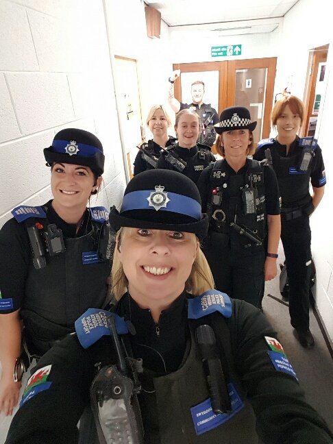 NWPSouthFlints's tweet photo. Welcome to the South Flintshire Team, thats an impressive selfie ! #PCSO #teamworkmakesthedreamwork @NWPolice https://t.co/Xn2rLMp5N1
