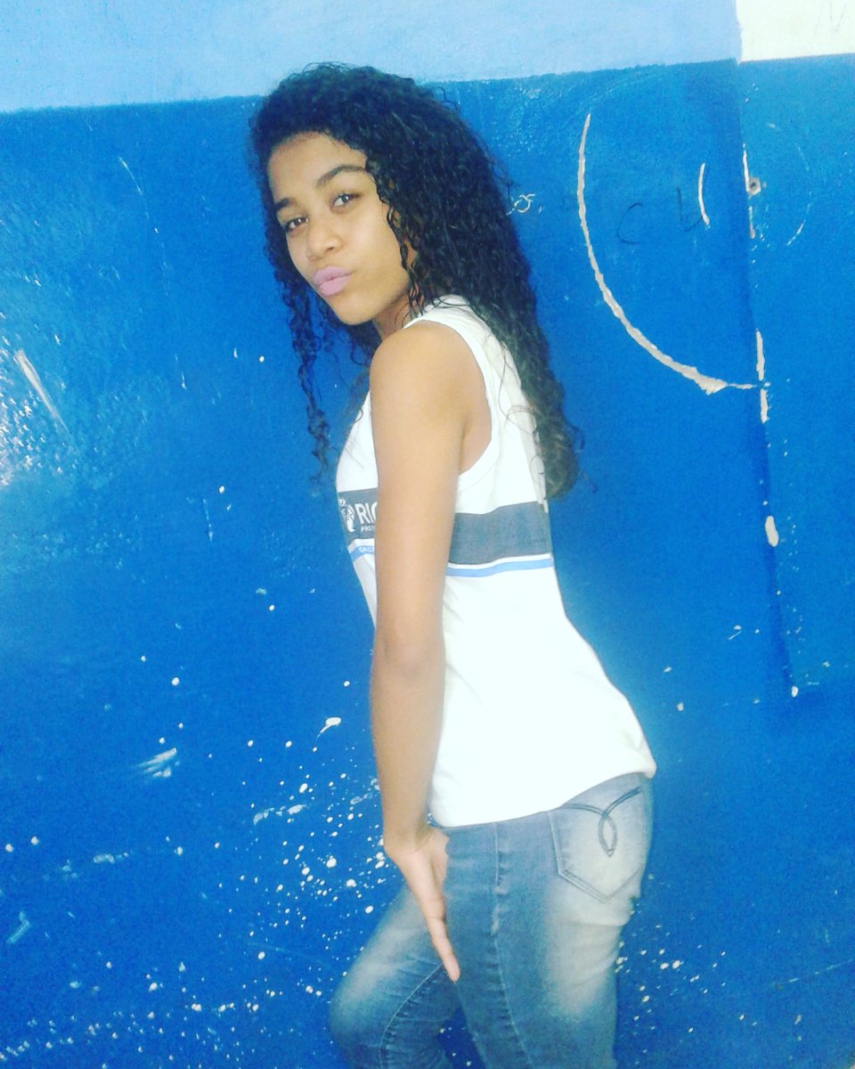 Rayane68994703's tweet photo. ~> Sumiii ? Mudeii ? Tô Diferente ?
Não! Apenas Parei De Tratar Com Preferência Quem Me Tratava Como Opção 👊😌🍃❤ https://t.co/matfHuy0gL