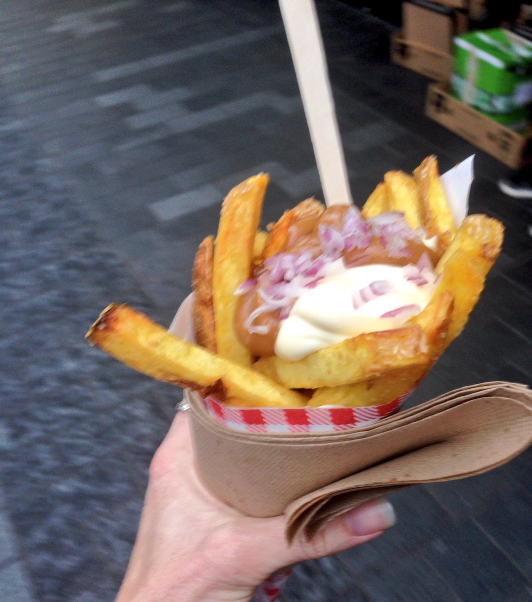1jessphilip's tweet photo. Dutch Fries on Elliott Street 👌❤️#Auckland #nz https://t.co/b4rvCpLGQl