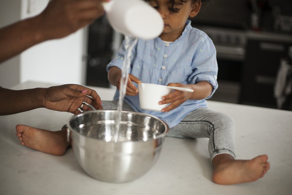 RT if you agree! Young children learn about their new world by touching, smelling, tasting, seeing, and hearing.