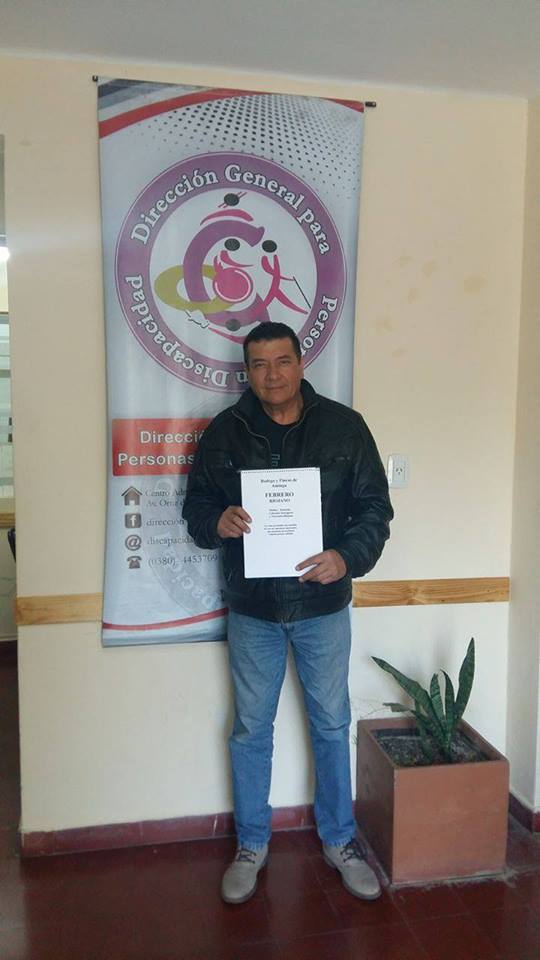 Discapacidadlr's tweet photo. #DeptoCastroBarros.Entrega a➡️Bodega Febrero Riojano de textos en Braille para visitantes y turistas. Empresas inclusivas en #LaRiojaDeTodos https://t.co/pGjQKGKPk0
