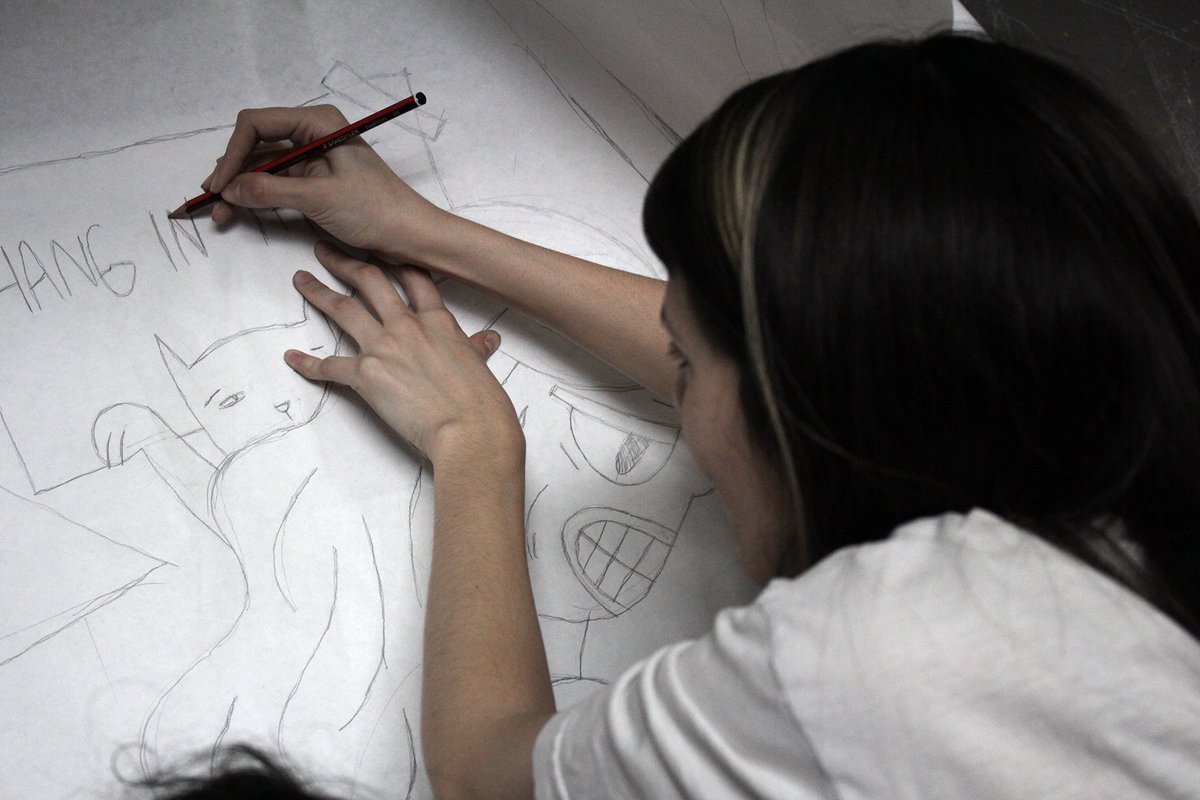 FaduComunica's tweet photo. Vuelta al mundo en 30 ilustraciones en la #3BDSÑ (ph Laura Rodriguez) #haybienal https://t.co/UbKt9D4jBP