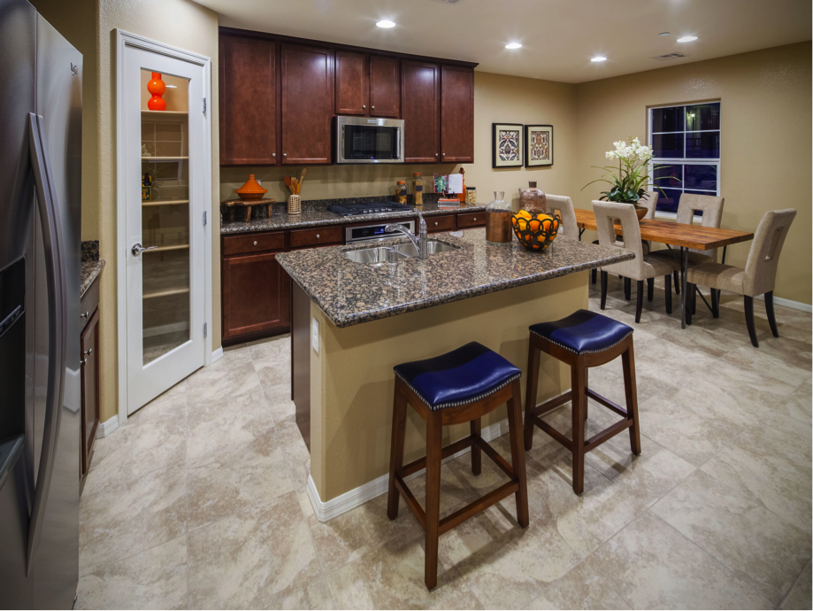 MountainsEdgeLV's tweet photo. 25 quick move-ins are available at Beacon Hill in Mountain’s Edge! @CalAtlantic #LasVegasTownHomes #CalAtlanticHomes https://t.co/esuUNievFt https://t.co/eZbyQ1zFjd