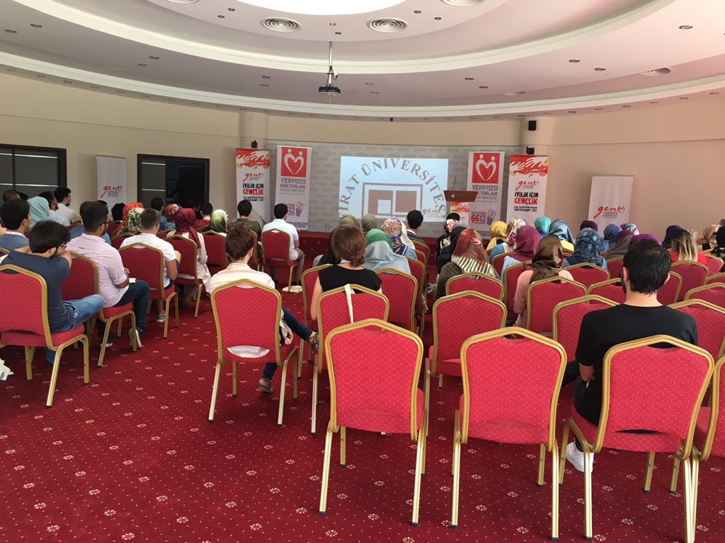 Yönetim kampımız çok faydalı bir şekilde ilerliyor, bugünkü oturumlardan kareler... #GençYYDKampta #İyilikİçinGençlik