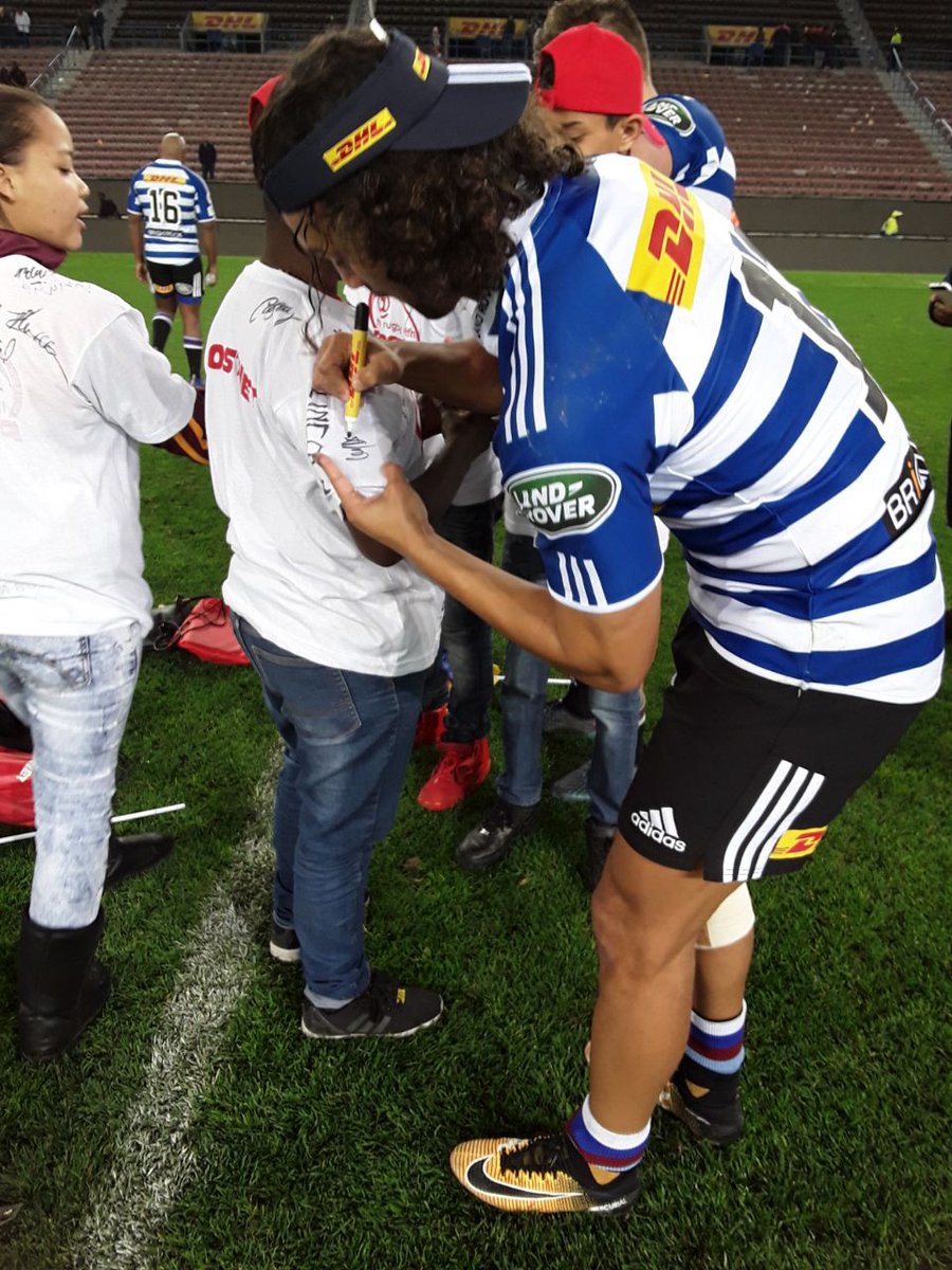 ClubNewlands's tweet photo. The @PostNetSA Kids meeting their rugby heroes on the #DHLNewlands field... #WeStandTogether #wpjoulekkerding #WPvLIO https://t.co/MGvfyQT49m