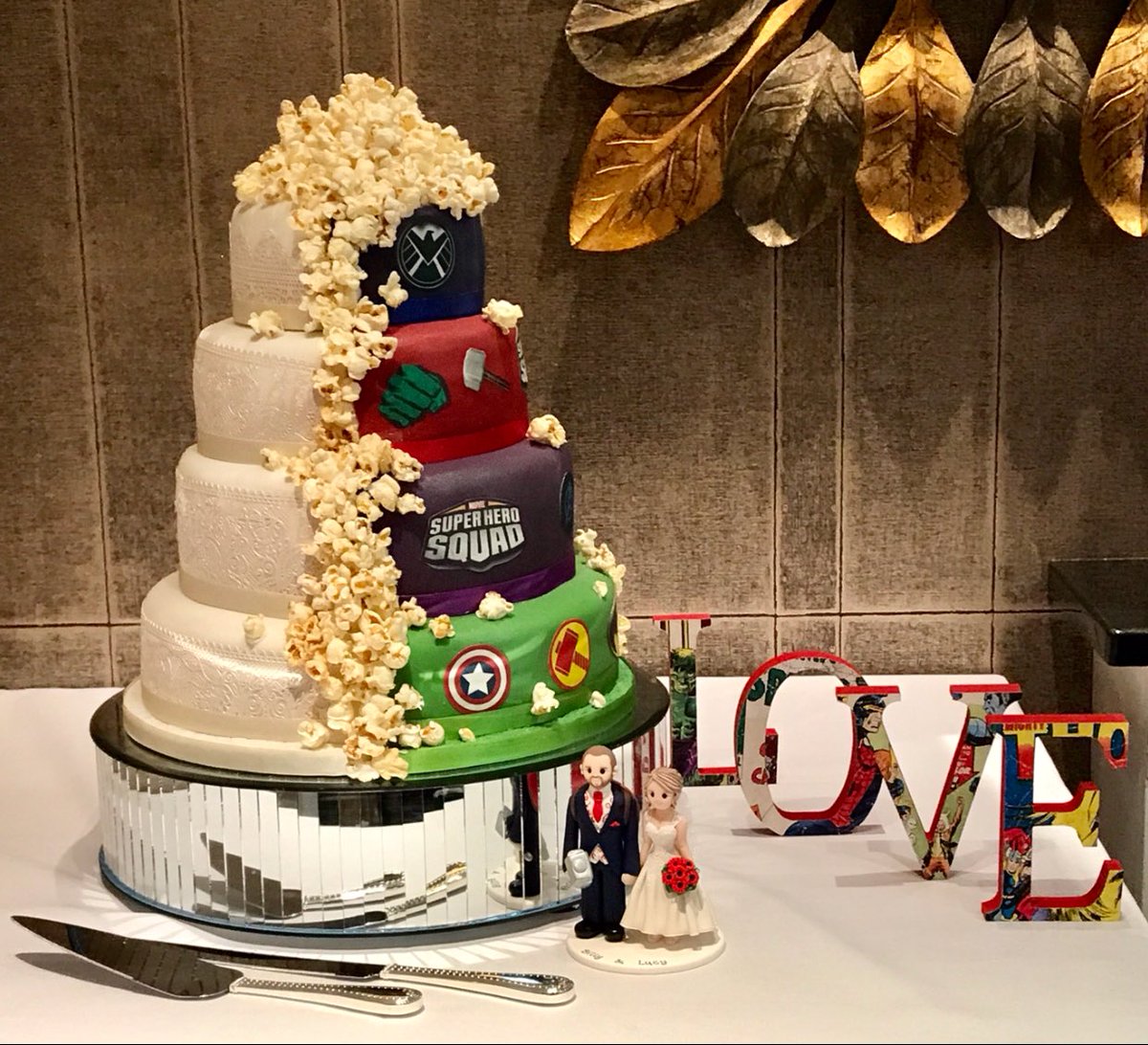EventsCakes's tweet photo. Congratulations to the Bride & Groom
#Wedding #Cake #Vanilla #Jam #Buttercream #EdibleLace #Marvel #Popcorn #VeraWang #MirrorStand https://t.co/V4gtEryAa9