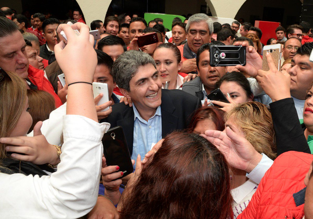 ErnestoNemer's tweet photo. Agradecemos a la militancia de @PRI_EDOMEX que nos honró acompañándonos a nuestro registro. https://t.co/ETHG5KZssq