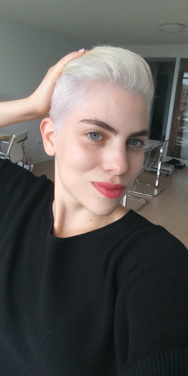 ChicSophistic's tweet photo. @salonsolis - you did it again! π£π I feel fabulous with this new colour! β¨π£π #FreshColour #HairColour #Blonde #SalonSolis https://t.co/PEvR9U7xjy