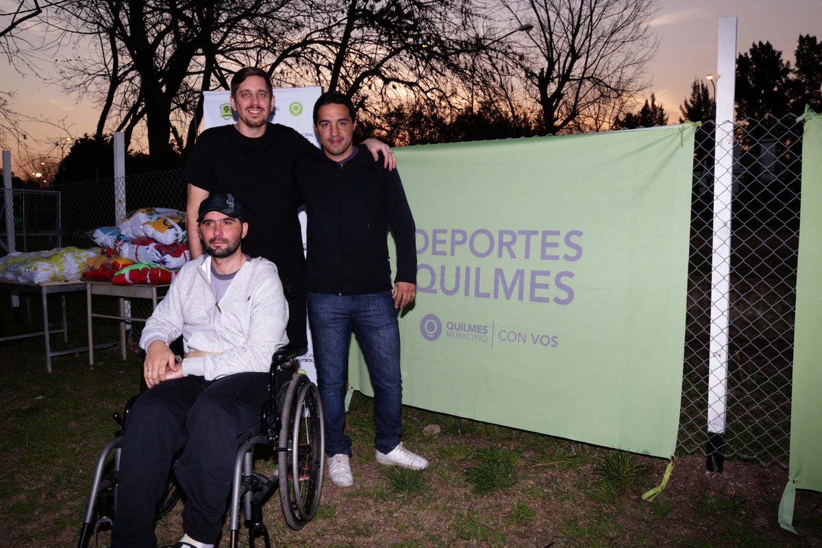 crisqui80's tweet photo. Leandro Schneeberger y Gustavo Sever. Dos heroes y ejemplo de vida de nuestra ciudad se preparan para la prueba del año #Quilmes 10K !! https://t.co/1m8zz9GhwC