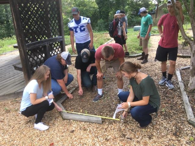 Horticulture revitalizing the gardens at the Boy's and Girl's Club of Rome!  <a href="/FloydCoSchools/">Floyd County Schools</a>