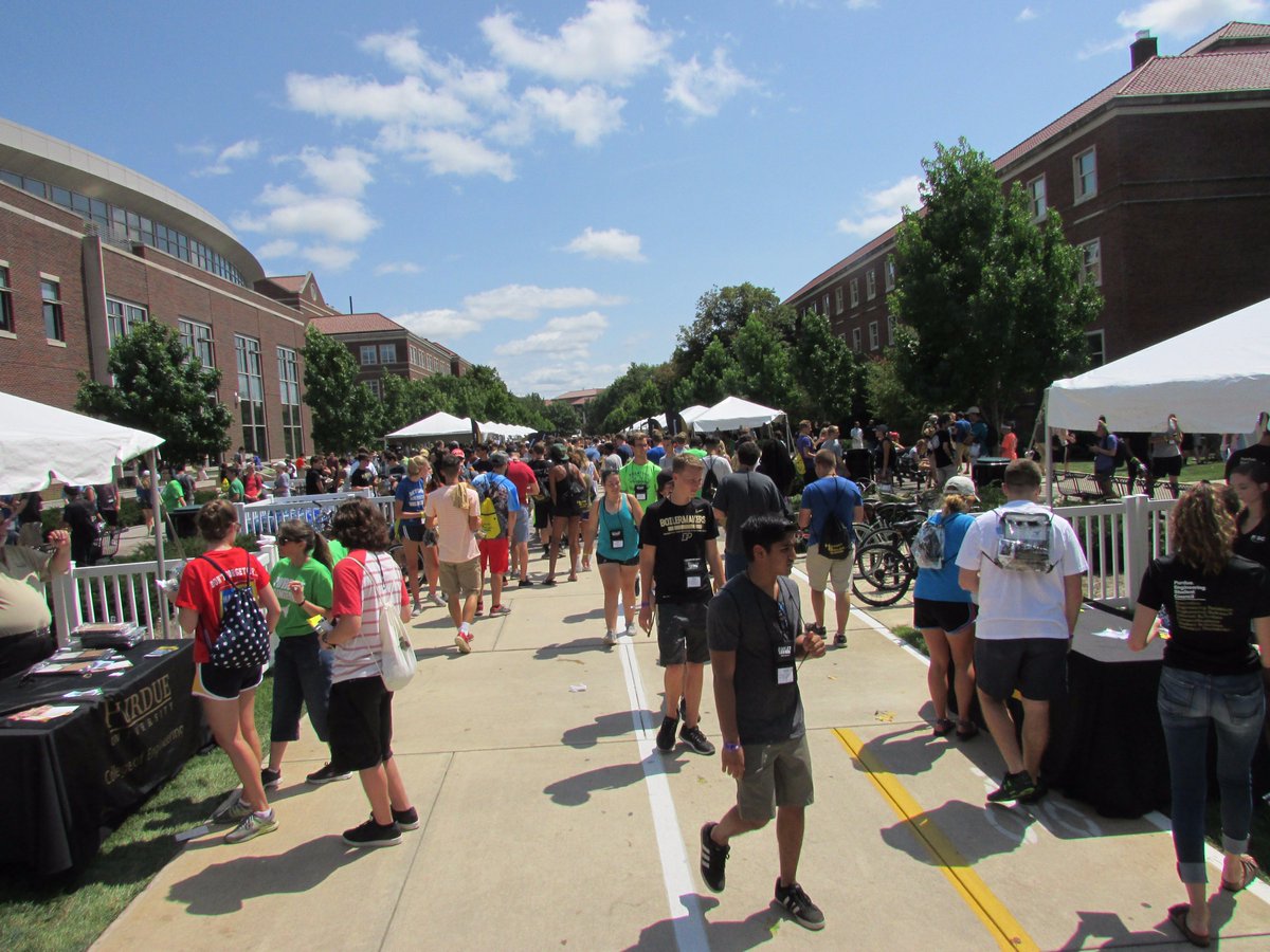 PurdueNuclear's tweet photo. Welcome @LifeAtPurdue Freshman! We were happy to meet many prospective nuclear engineering students today during #BGR17 . #Purdue https://t.co/a3gzEz5V1T