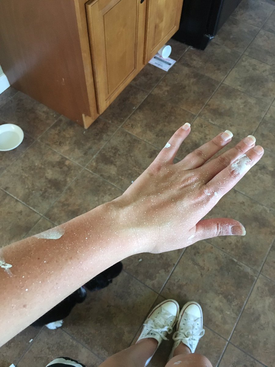 christyk_rook's tweet photo. Getting dirty. #painting #newhome #makingitours https://t.co/q3jk7aP7HJ