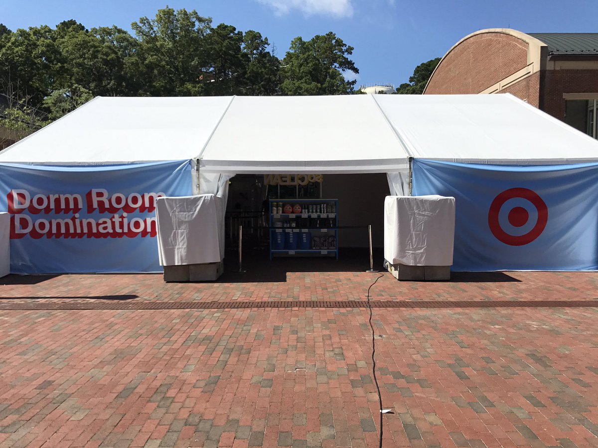 85hokies's tweet image. @Target Pop Up Shop to welcome freshmen on campus at @UNC ! @crowderabby1 @RodneyLast @JannaAPotts