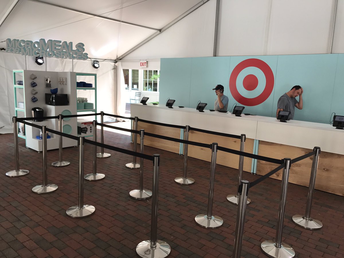 85hokies's tweet image. @Target Pop Up Shop to welcome freshmen on campus at @UNC ! @crowderabby1 @RodneyLast @JannaAPotts