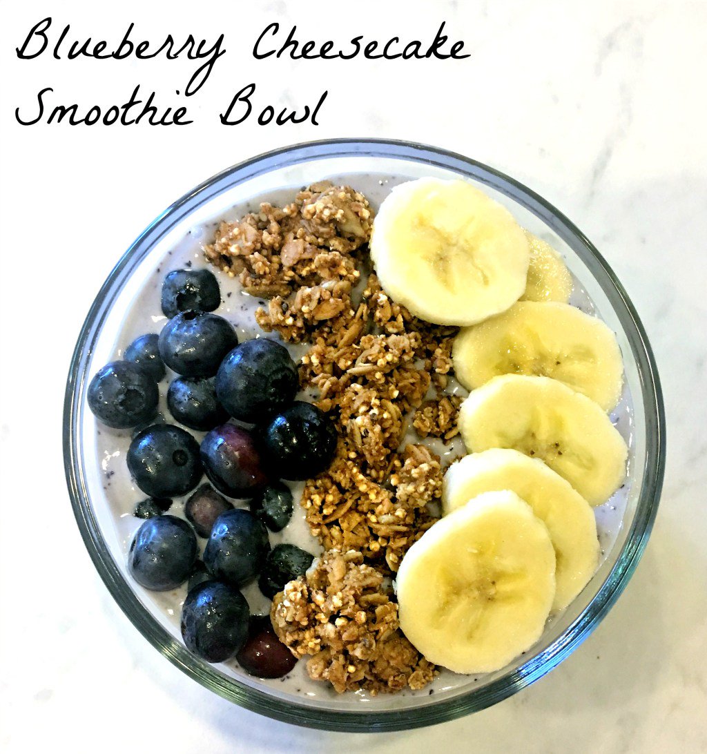 Blueberry Cheesecake Smoothie Bowl orlandodietitian.com/2017/08/18/blu…