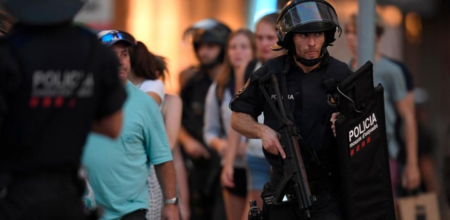 Nice_Matin's tweet photo. Attentats à Barcelone: le conducteur de la fourgonnette avait 17 ans, le point sur l'enquête https://t.co/be7lqIacWm https://t.co/xhNKspfhsA