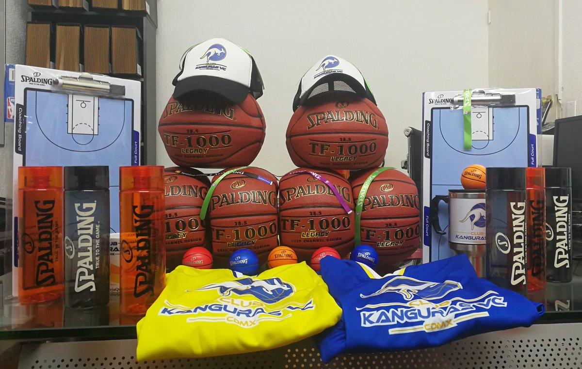 KangurasVC's tweet photo. Agradecemos a @SpaldingMexico  #PatrocinadorOficial de #KangurasVC y a Armando Samaniego por el apoyo brindado al Club! https://t.co/R5wuGcNOyy