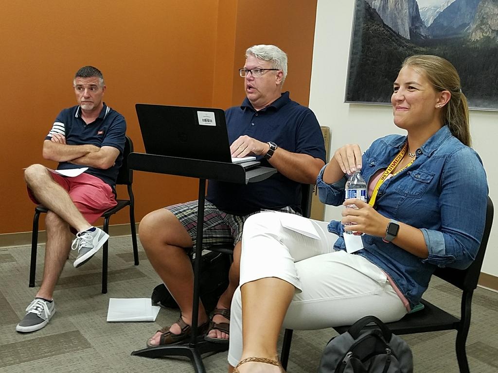 datjtho's tweet photo. Band director planning session at #ssms.  #iamdsisd https://t.co/JIgPz8pH7o