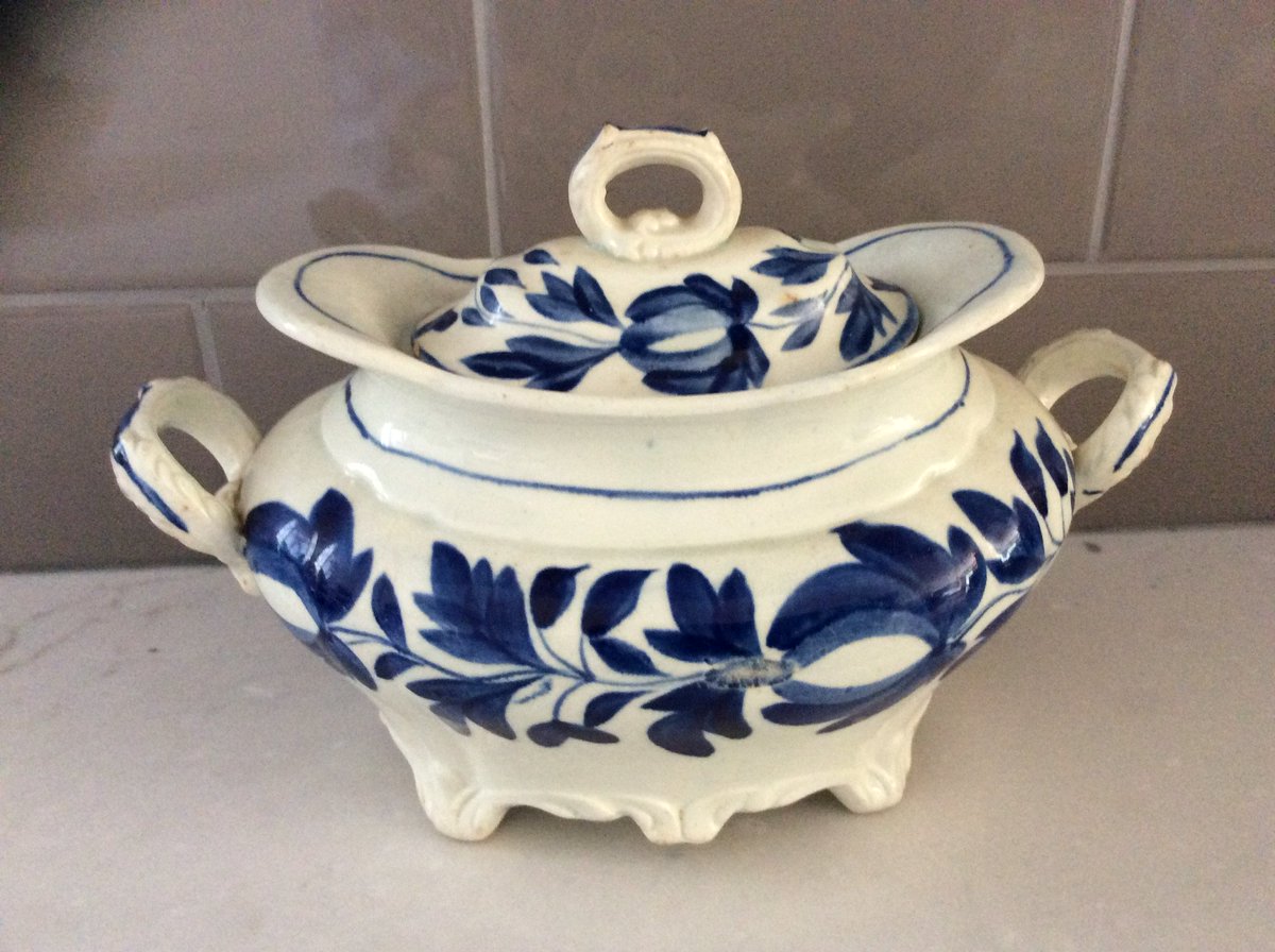 I really like the elegant form on this antique Davenport Pearlware sugar bowl. Good condition with mark: ow.ly/PfwY30ew0o9