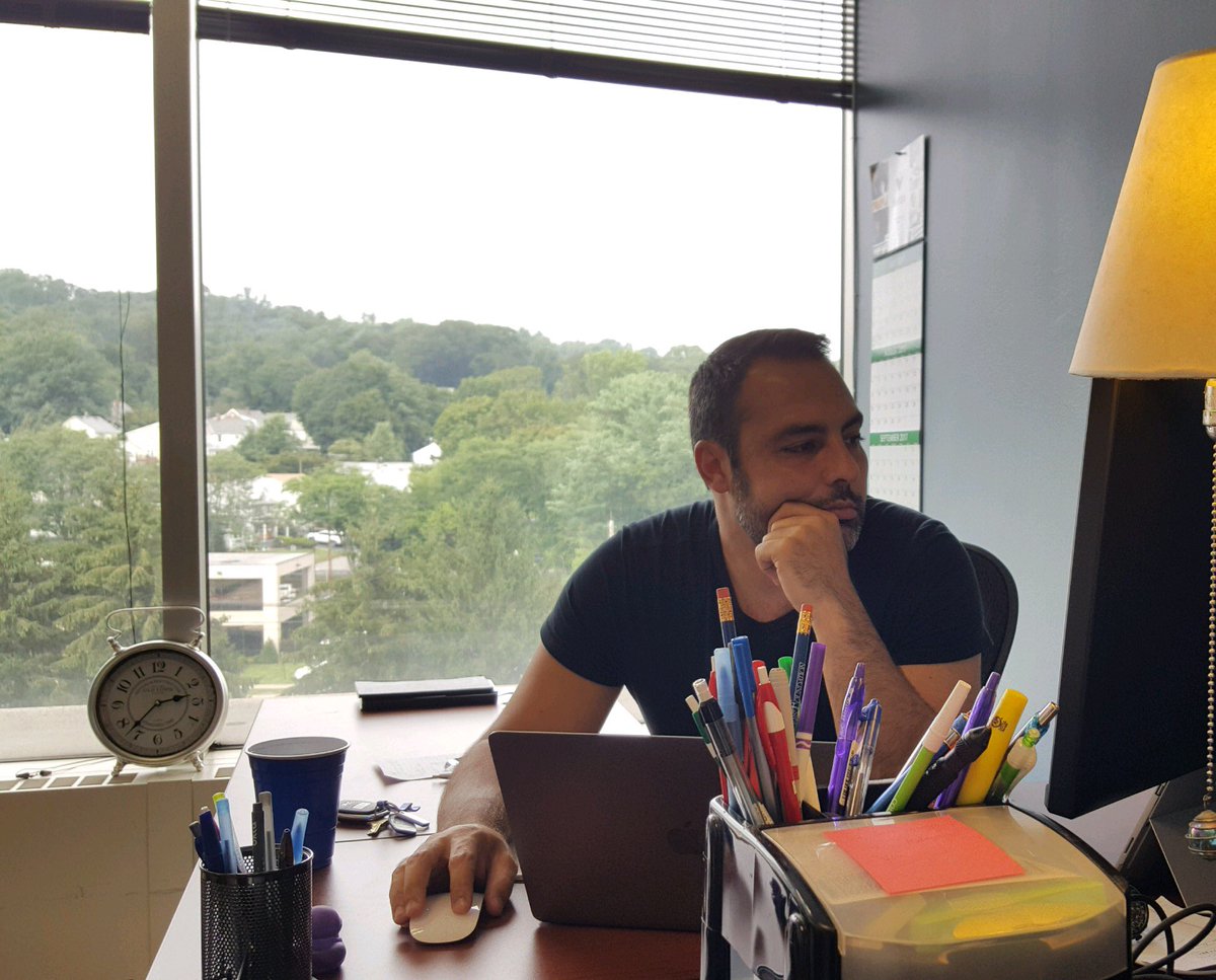 AdamAlfi's tweet photo. Rainy day doesn't stop the work from getting done. #CustomerService #EffVision #workneverends #managedservices #business https://t.co/mzJgmpKXZV
