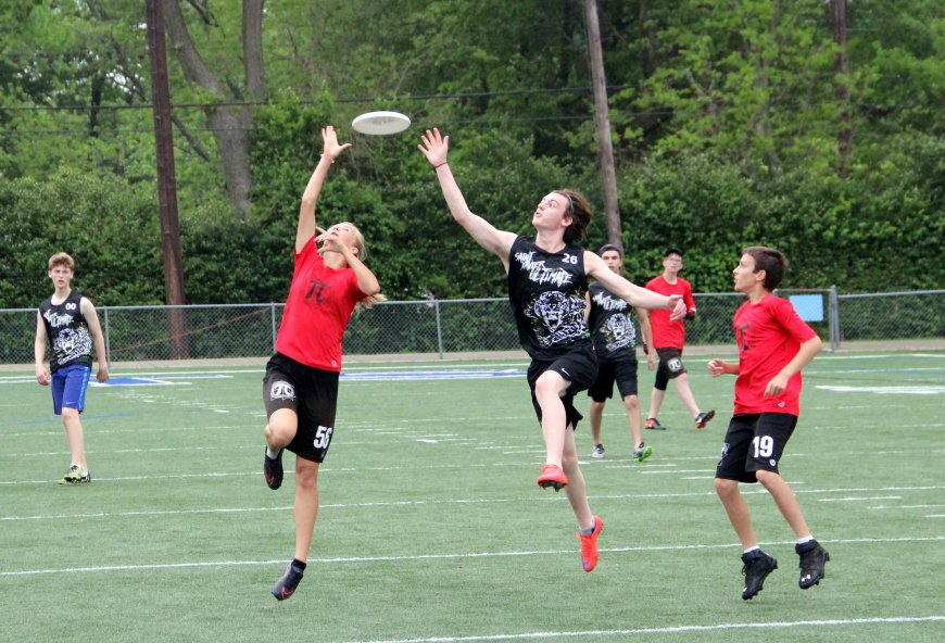Calling HS students from the Class of 2017-2021: Register for the Youth Fall League: 6 Sundays + a hat tournament.
louisvilleultimate.org/e/2017-youth-f…
