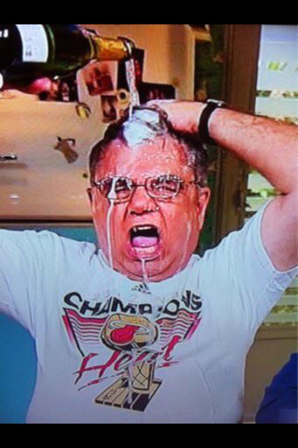 LeBatardShow's tweet photo. Pay raise, yo. See you Monday.
#papipaid https://t.co/7uZFygtl8l