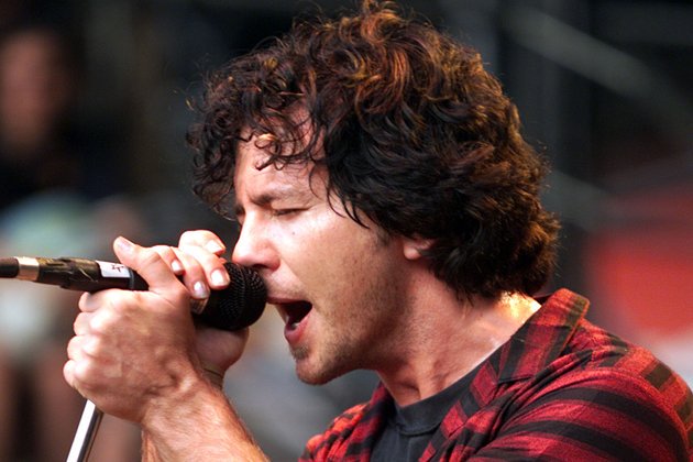 Decent Universe tweet media