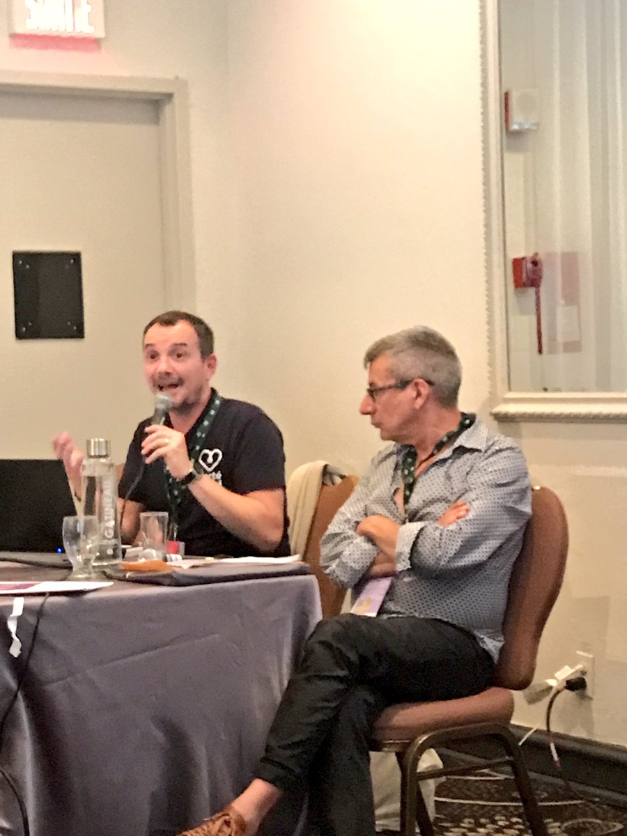 JeanLucRomero's tweet photo. Bravo @VincentAutin @HMandroux @YRoszewitch @xavierheraud pour cette présentation exhaustive de la situation #LGBTQI en #France. #FierteMtl https://t.co/3fsaqFft7t