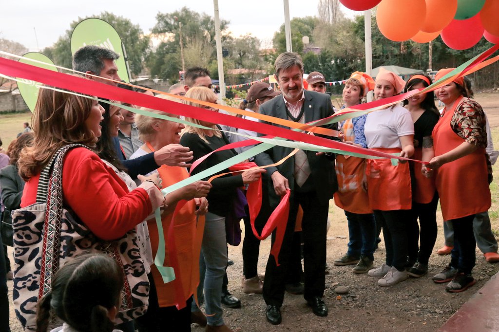 TravelMediaAR's tweet photo. Apertura oficial de la 28° Fiesta Nacional de la Dulzura. #VillaDeMerlo #MerloTMA #Fiestadeladulzura 🍫🍰 https://t.co/4uywzfFw8n