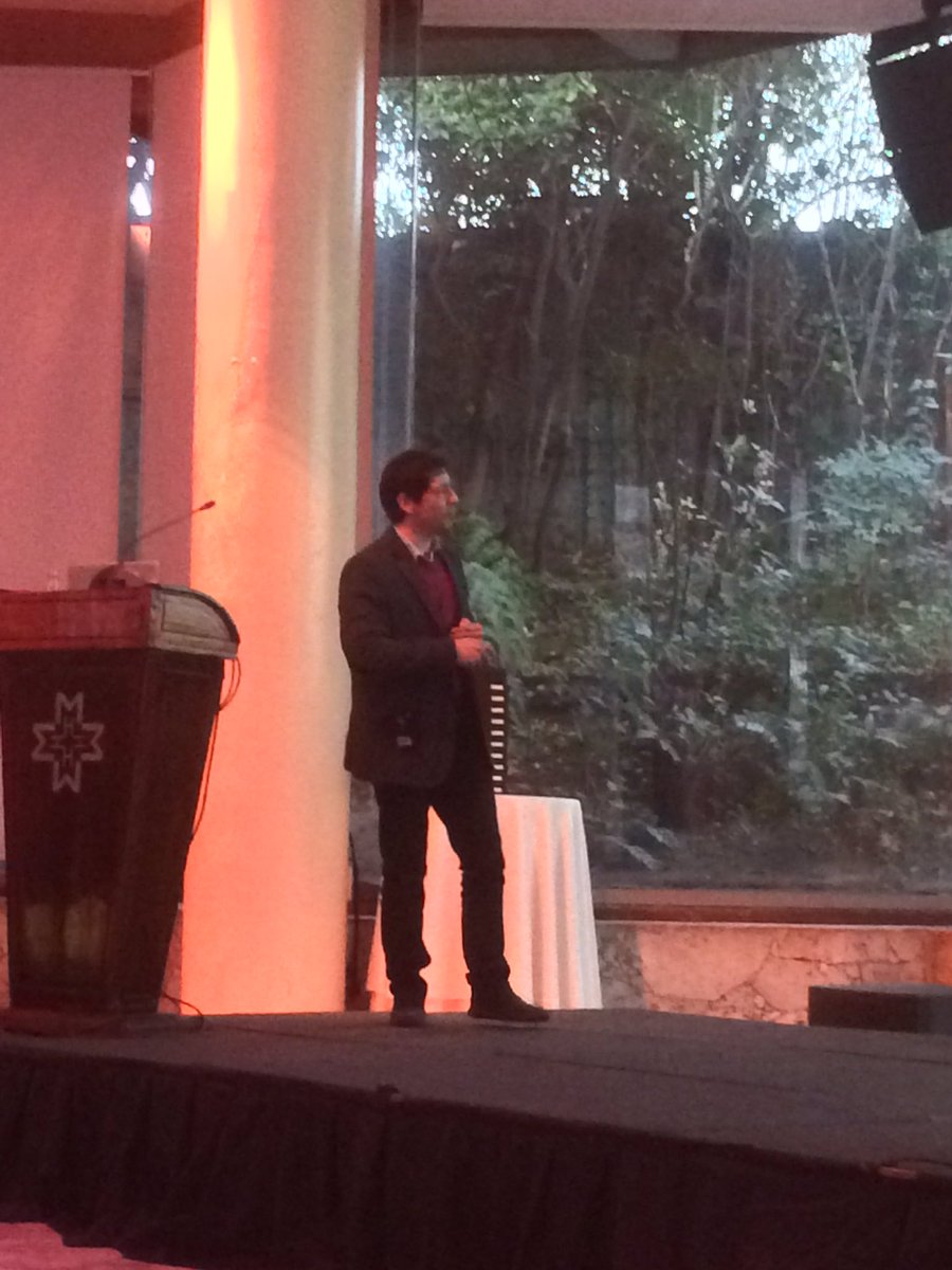 siminusach's tweet photo. Sergio Balboa nos expone sobre la "Metodología de análisis de estabilidad mediante modelamiento numérico" #codelco #ElTeniente #SIMIN2017 https://t.co/J4hbMoH2tr