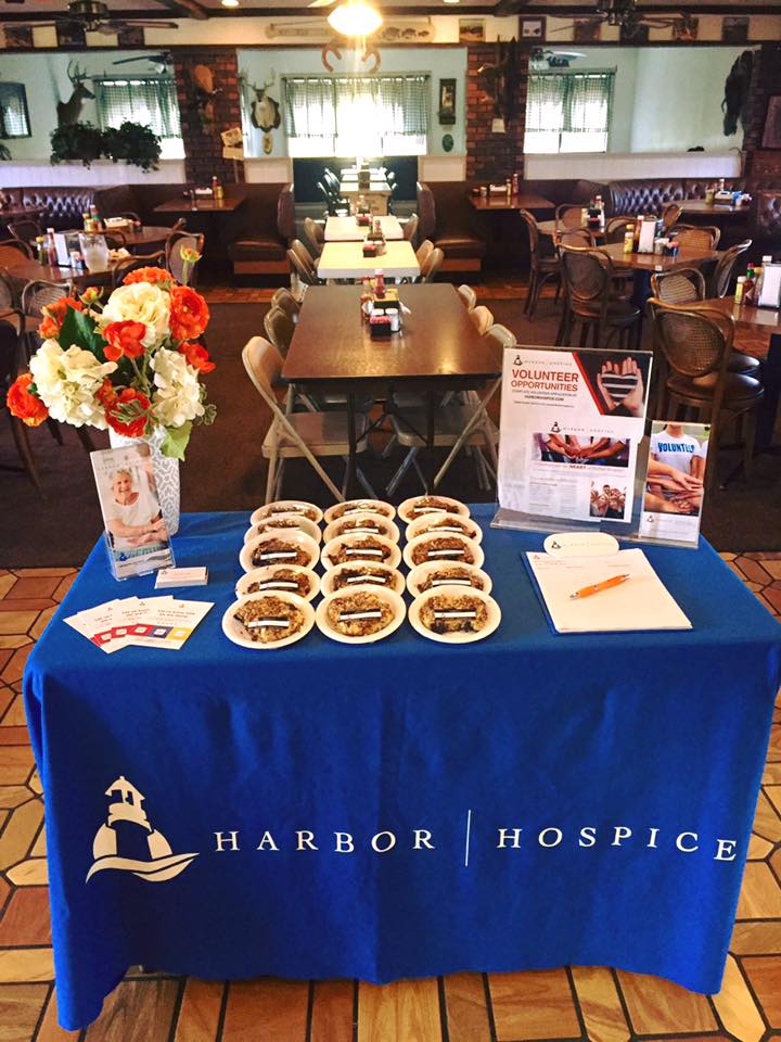 #HarborHospice serving up some blueberries & #hospiceeducation today at Bobbys Homestyle Cooking! #DrQamarArfeen qamararfeen.com 😀