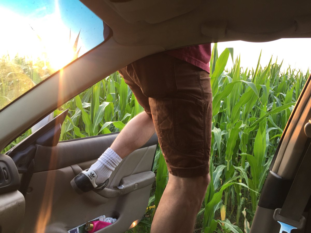 BlueChalkMedia's tweet photo. When the corn is this big and the light is this perfect, filming from inside the car just isn't enough. Photo of @oregonrob  by @JamieRafe https://t.co/Z9T3qnm1WJ