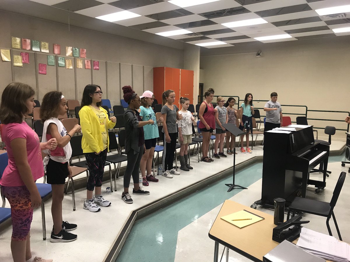 andytadlock's tweet photo. Day2 of #Opuscamp #energetic 6th graders are learning #Vivaldi through #solfege @WoodVikings #dcsdpln https://t.co/mbLcTsW8c9