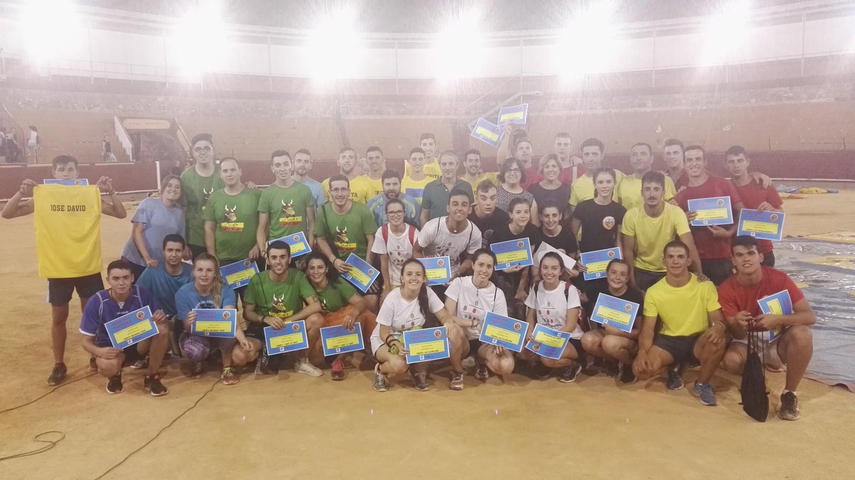 MontoroTV's tweet photo. Deportividad ante todo en esta calurosa noche de verano y RISAS, muchas RISAS en el Gran Prix celebrado en la Plaza de Toros de Montoro. https://t.co/DIqUbXrqhK