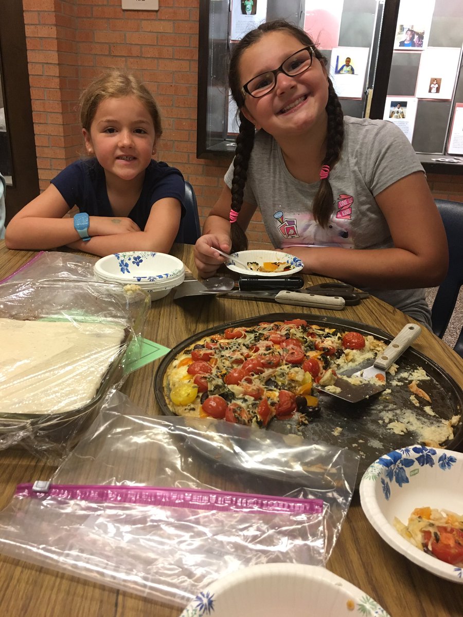 GPSummerBreak's tweet photo. Thank you Mrs Gray for a great summer in the Gideon Pond Community Garden. This zucchini crust pizza is delicious @191CommunityEd @ISD191 https://t.co/NWEVE0isXt