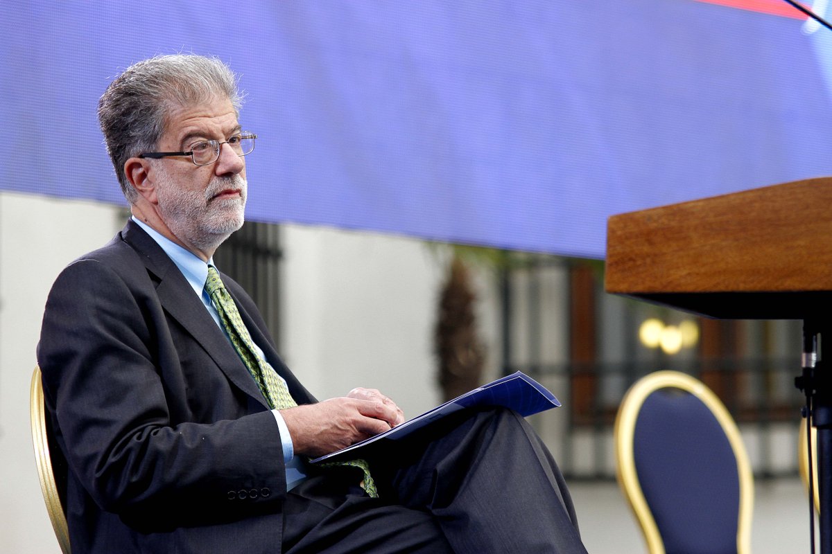 #ConexiónT13 | Eduardo Engel sobre proyectos de pensiones: "Las AFP tienen un problema serie de legitimidad" --> t13radio.cl/radio/#1503092…