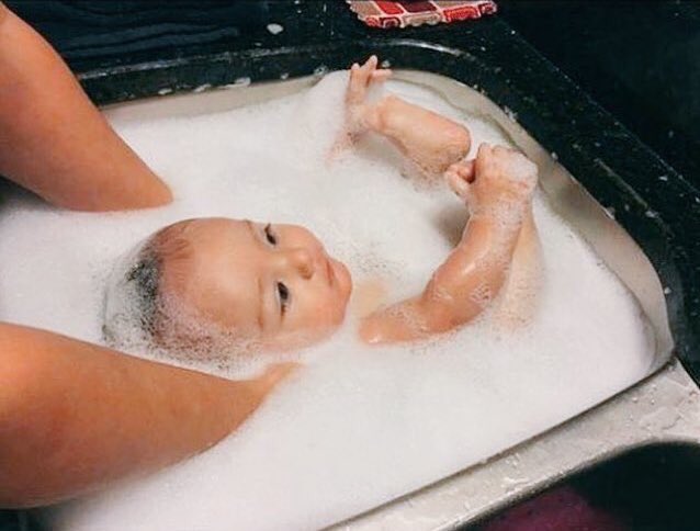 Tumblrx7's tweet image. براءةٌ في وسط ماء .. نقاءٌ في نقاء ❤