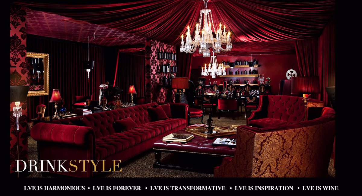 DrinkStyleMedia's tweet photo. The luxurious Red Room at #raymondvineyards #VIPlevel #LVE #JohnLegend #johnlegenddarknessandlighttour #BINMagazine #drinkstylemedia https://t.co/jWYSD9ETVb