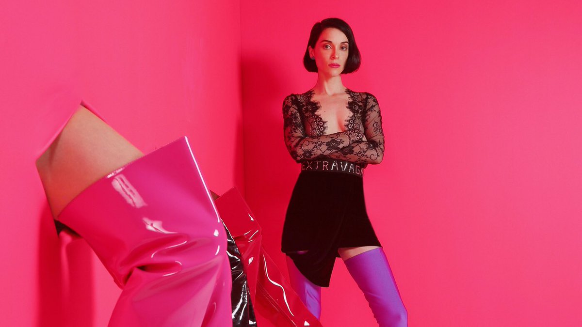 Rubynola82's tweet photo. I have lost a hero
I have lost a friend
But for you, darling
I'd do it all again
St. Vincent
New York
#mellowfriday
https://t.co/EWT3FJ2MPV https://t.co/zu2mbZGjtl