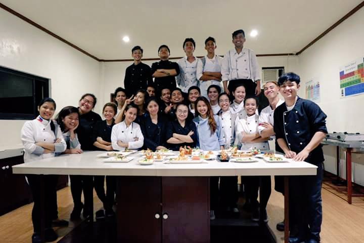 Iammarkjoven's tweet photo. Bachelor of Science Major in Hotel And Restaurant Management 💪👌👌❤😍
#Cefizen #4thyearstudent https://t.co/bevgP5XHcf