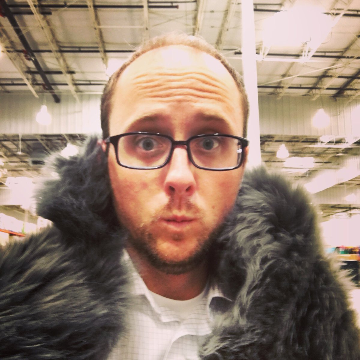 ragrant's tweet image. When you're in Costco and you find a sheepskin rug, you wear it like John Snow #GoT #youknownothingjonsnow❄