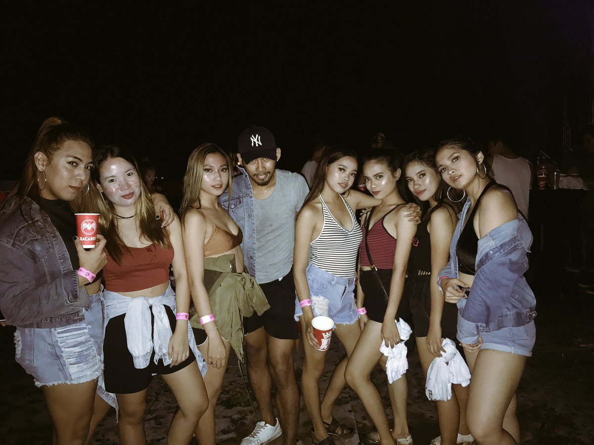 waniedoo's tweet image. Raveolution got us wet and wild! #Kadayawan2017 😉🎉

@lindsaydoronio @iamallyster @akoanya @emzeyohan @dannakitaa @_jowaaan @cemberella