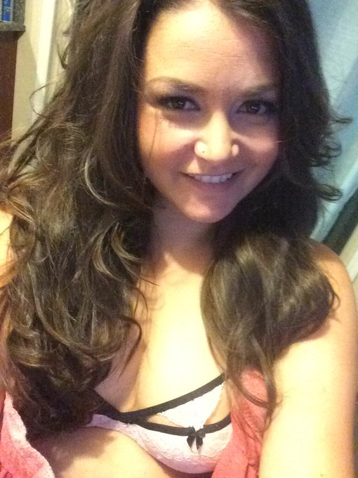 Should I go back on cam tonight? https://t.co/Hf7zbqL6FB<a href="/tag/dz"class="tags"><span>#dz</span></a>