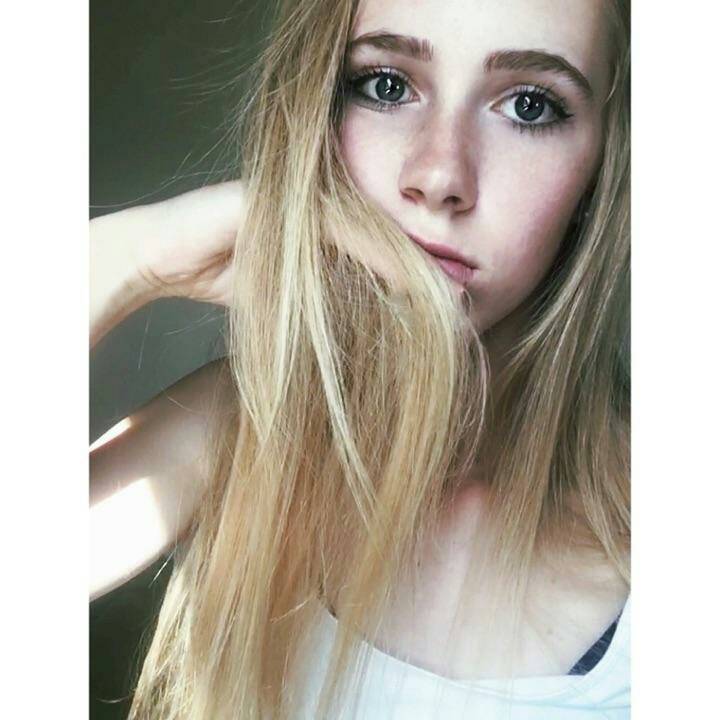 JonyMark7's tweet image. 🙌 YASSS It's time for a great show Emㅤ:Hello hello 
liveme.com/media/liveshor…