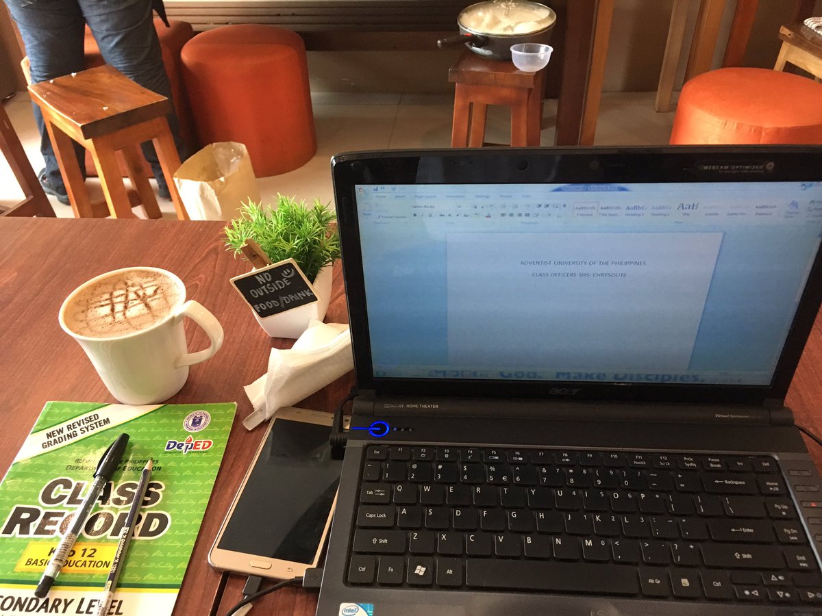 angela_libron's tweet photo. Buhay estudyante.π©βπ»π©βπΌπ©βπβοΈ
#ClassRecord #DoingClassOfficers #Secretary https://t.co/ZLK4fs13Yl