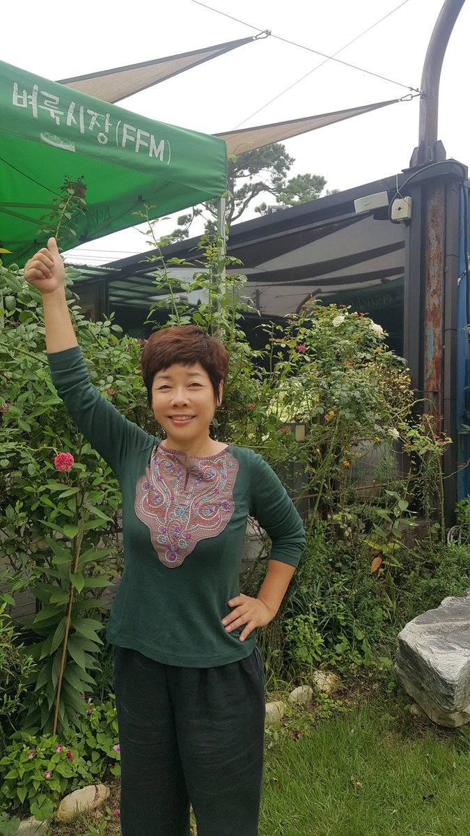 cafehomi's tweet photo. 호미3토장 (수공예장터. 경기도 사회적경제협회) 준비중인 순.여사입니다. 오늘 오후내내.. https://t.co/WzeAn5kOhq