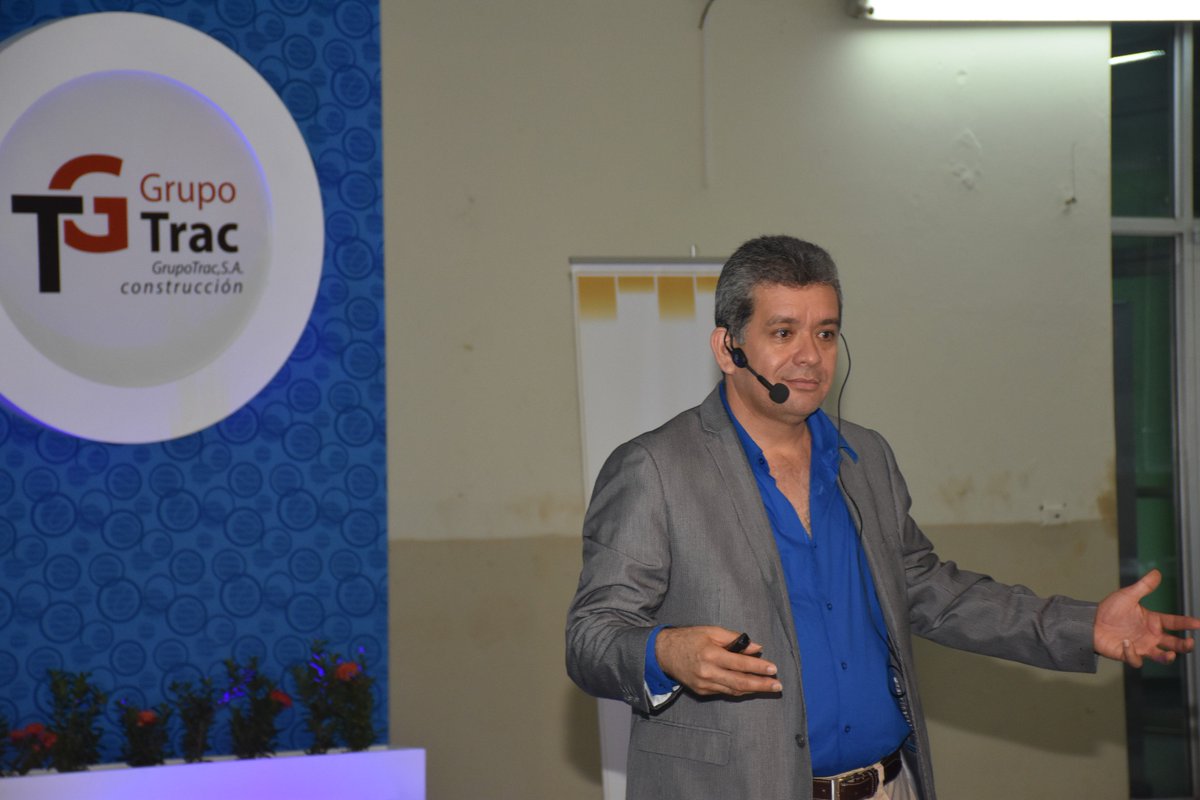 Expo_Chiriqui's tweet photo. En #ExpoChiriqui2017 se está realizando la Conferencia Téc. Manejo de desechos de materiales de la Construcción por el Ing. Abdiel Gaitán https://t.co/as1NvAQ3Np